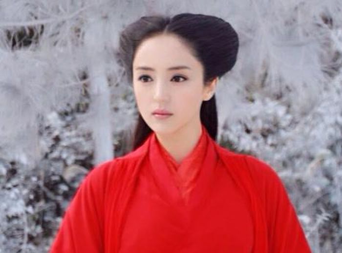 Đổng Tuyền được đánh giá cao với tạo hình Lâm Triều Anh thanh thoát nhưng không kém phần sắc sảo.