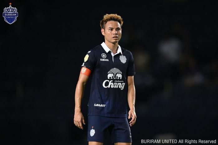 Theerathon đã bước qua đỉnh cao sự nghiệp. Ảnh: Buriram United