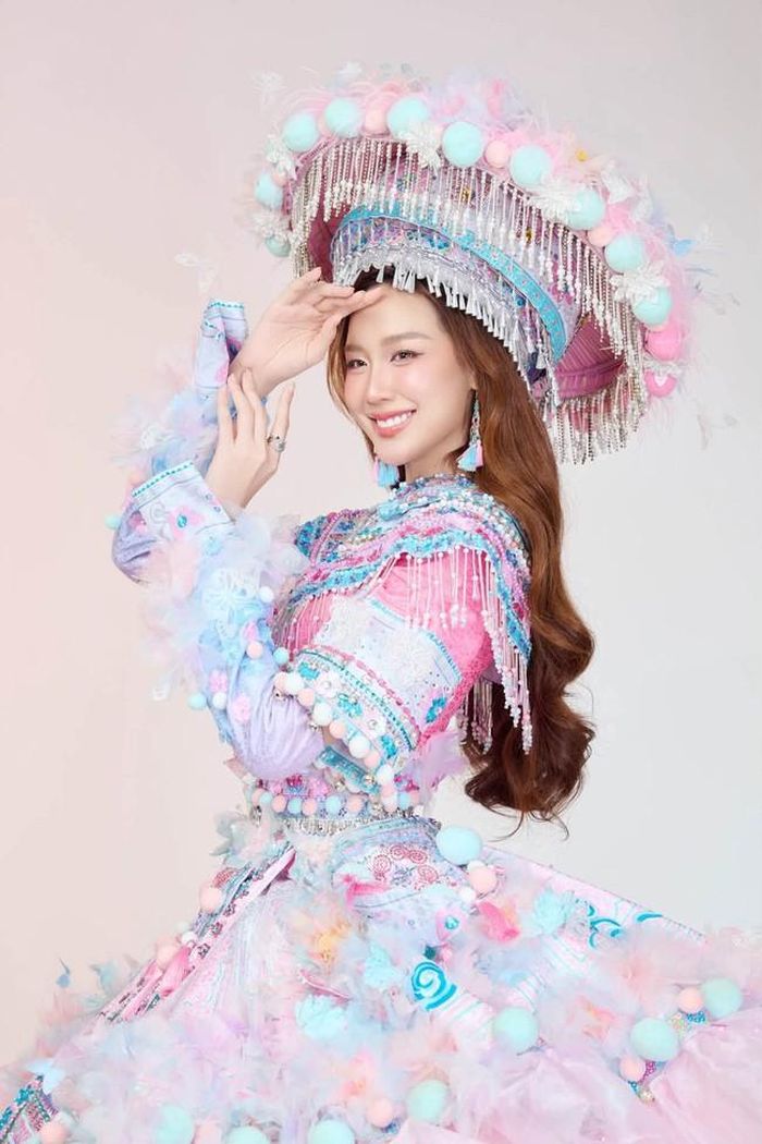 Bảo Ngọc trong trang phục "Lưng trời vương nắng"