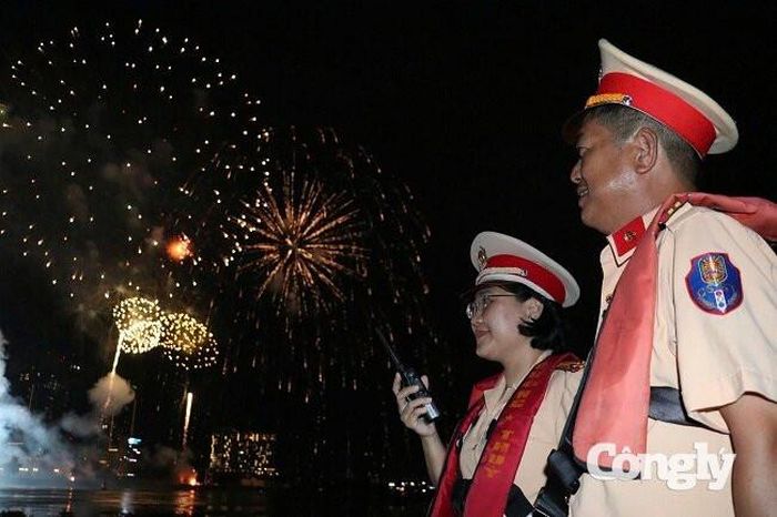 CSGT TP.HCM đảm bảo trật tự an toàn giao thông trong đêm bắn pháo hoa.