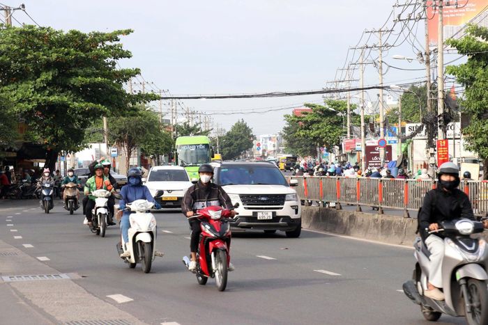 Tuyến quốc lộ 13. Ảnh: Hứa Phương