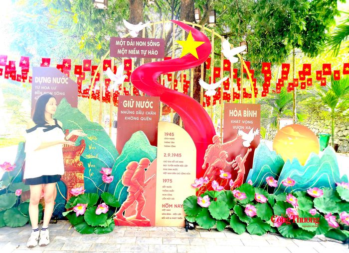 Bạn Trần Vũ Hoàng Linh (sinh năm 2007), sinh viên Đại học Kinh tế Quốc dân tin rằng, tinh thần yêu nước thiết thực nhất của người trẻ hiện đại chính là nỗ lực học tập, rèn luyện tri thức và chủ động hội nhập để đóng góp vào sự phát triển chung của đất nước.