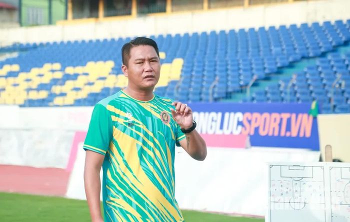 HLV Mai Xuân Hợp cho biết: “Bên cạnh yếu tố chiến thuật, Ban huấn luyện đề cao tinh thần thi đấu, sự đoàn kết và tính gắn kết. Chúng tôi sẽ xây dựng đội hình sao cho phát huy tốt được phẩm chất của những cầu thủ giàu kinh nghiệm với lứa cầu thủ trẻ và các ngoại binh. Tôi luôn động viên các em phải xem mỗi lần được ra sân là niềm vui và hạnh phúc với đam mê, từ đó cùng chiến đấu và cống hiến hết khả năng vì đội bóng. Đội bóng đã trải qua rất nhiều thăng trầm nhưng tinh thần của Bóng đá Thanh Hóa vẫn luôn được giữ gìn. Tôi cùng các cầu thủ xin hứa mỗi khi ra sân sẽ thi đấu với tinh thần cao nhất”.