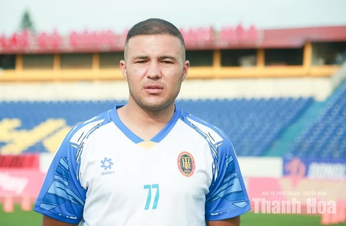 Mùa giải mới, cầu thủ người Kyrgyzstan, Odil Abdurakhmanov tiếp tục được kỳ vọng sẽ đóng vai trò quan trọng trong đội hình của HLV Mai Xuân Hợp. "Chúng tôi hiểu rằng phía trước còn rất nhiều khó khăn, vì vậy mỗi buổi tập đều phải được tận dụng để hoàn thiện mình. Mục tiêu của tôi là có sự chuẩn bị tốt nhất và cùng toàn đội hướng tới một mùa giải thành công”, Odil Abdurakhmanov cho biết.