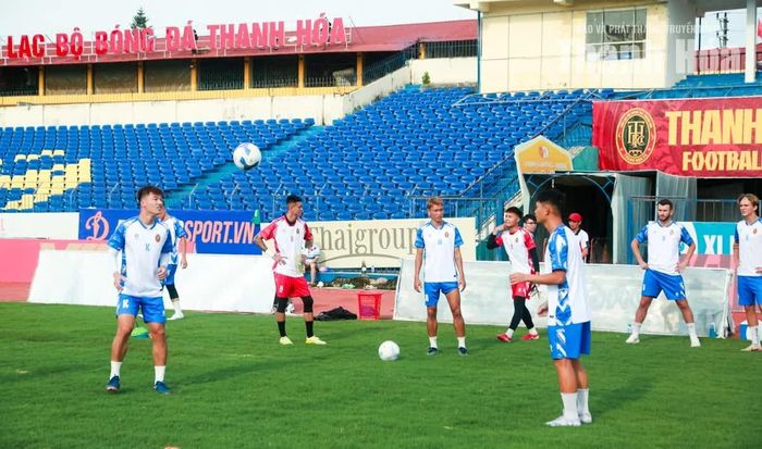 Nhiều thay đổi về lực lượng cũng sẽ là thử thách không nhỏ cho Ban huấn luyện đội bóng trong những ngày tới. Bên cạnh các trụ cột mùa trước như: Odil Abdurakhmanov, Damoth, Văn Thắng, Đình Huyên, Văn Tùng, Trịnh Văn Lợi... đội có nhiều gương mặt mới như: Nguyễn Ngọc Tĩnh, Nguyễn Trọng Phú, Vũ Tuyên Quang, Hà Minh Đức, Nguyễn Trọng Đại Nghĩa, Đoàn Tuấn Cảnh... Đội bóng phải chuẩn bị kỹ lưỡng, xây dựng một tập thể gắn kết hơn và duy trì sự ổn định trong suốt mùa giải.