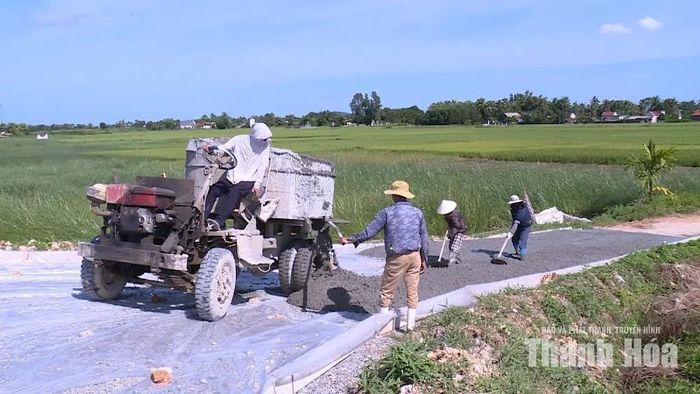 Nhà thầu tập trung nhân lực, máy móc, khẩn trương bù tiến độ, làm xuyên lễ để sớm hoàn thành và đưa các công trình vào sử dụng.