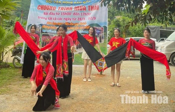 Nhiều hoạt động văn nghệ được tổ chức tại xã Pù Luông trong dịp Quốc khánh 2/9.