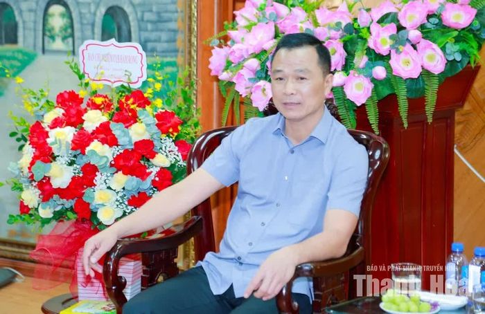 Chủ tịch UBND tỉnh Tô Anh Dũng phát biểu tại buổi làm việc.