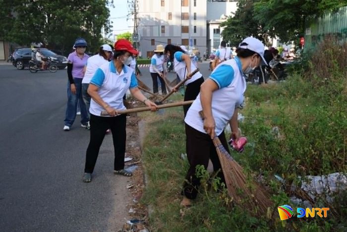 Người dân tích cực hưởng ứng các hoạt động xây dựng khu dân cư văn minh.