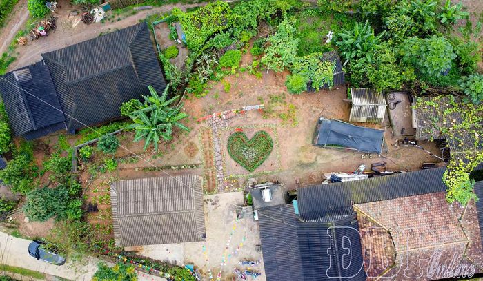 Tiểu cảnh được người dân xây dựng phục vụ du khách chụp ảnh.