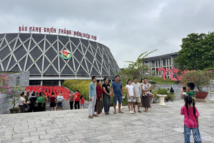 Lưu lại những khoảnh khắc bên người thân trong ngày Quốc khánh.