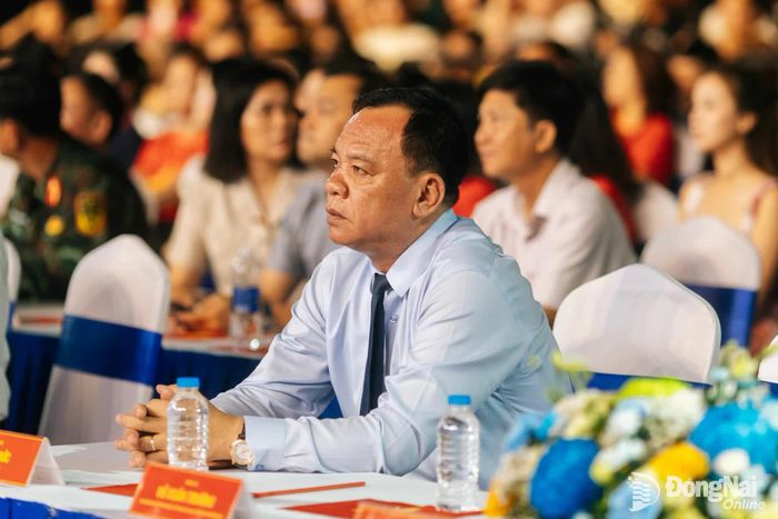 Phó Bí thư Thành ủy Đồng Nai Võ Tấn Đức tham dự chương trình tại điểm cầu xã Đại Phước. Ảnh: CTV