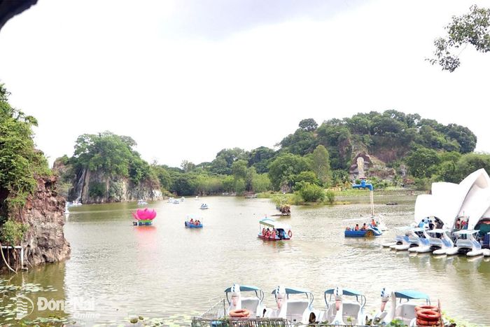Hồ Long Ẩn, điểm nhấn tại KDL Bửu Long.