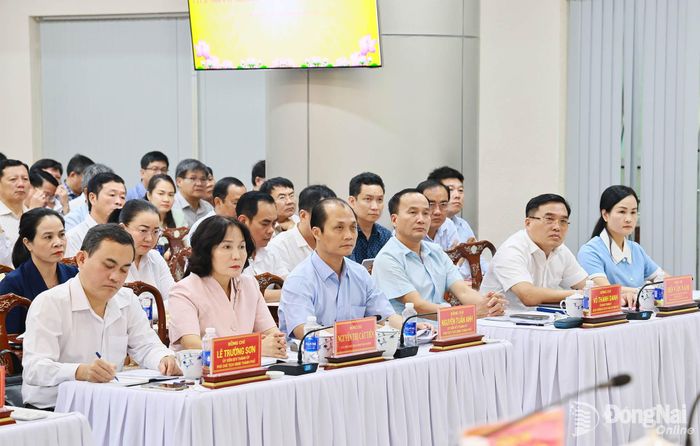 Các đồng chí Ủy viên Ban Thường vụ Thành ủy, Ủy viên Ban Chấp hành Đảng bộ thành phố tham dự hội nghị. Ảnh: Công Nghĩa