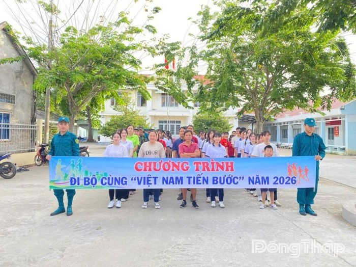 Đông đảo cán bộ, đảng viên và người dân xã Long Tiên hào hứng tham gia Chương trình đi bộ “Cùng Việt Nam tiến bước năm 2026”, hưởng ứng phong trào rèn luyện sức khỏe và lan tỏa tinh thần thi đua chào mừng ngày lễ lớn của dân tộc.