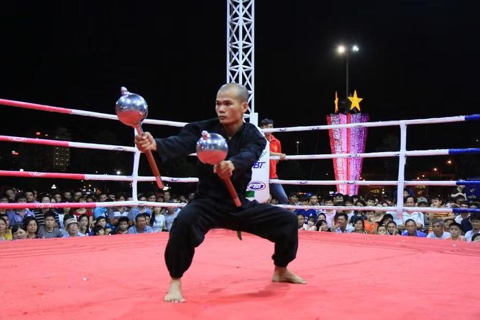  Bên cạnh các trận đấu đối kháng gay cấn, khán giả còn được thưởng thức nhiều bài quyền đặc trưng được các môn phái lưu giữ. Ảnh: L.N 