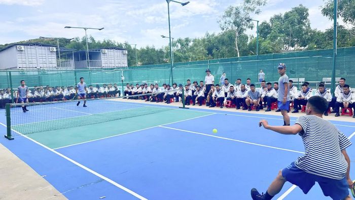Thi đấu pickleball.