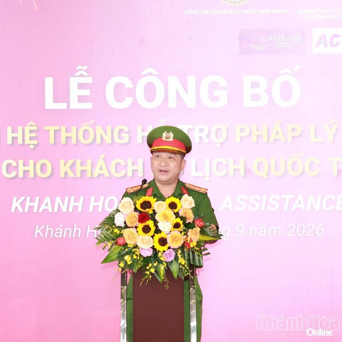 Đại tá Trần Minh Trúc – Phó Giám đốc Công an tỉnh Khánh Hòa phát biểu tại buổi lễ.