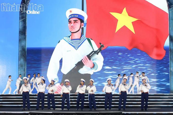 Tốp ca nam với ca khúc "Lời gửi Trường Sa".