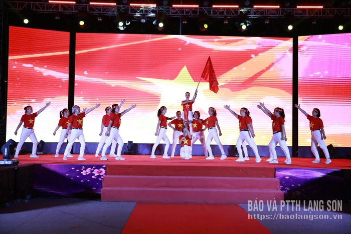 Tiết mục nghệ thuật đặc sắc tại chương trình