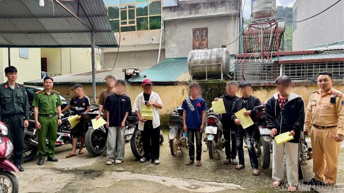 Những người vi phạm cùng phương tiện liên quan.