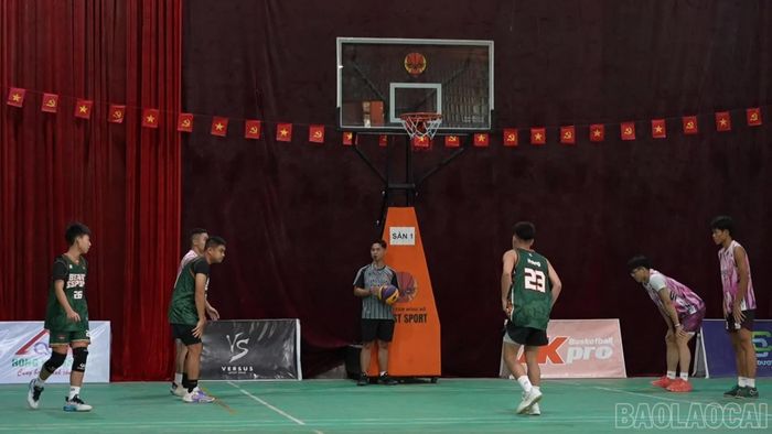 Giải bóng rổ Tằng Loỏng Open 3x3 lần thứ IX tạo sân chơi bổ ích cho những người yêu thích môn bóng rổ.