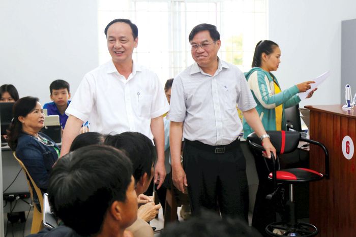 Phó Chủ tịch UBND tỉnh Võ Ngọc Hiệp thăm Trung tâm Phục vụ hành chính công xã Krông Nô