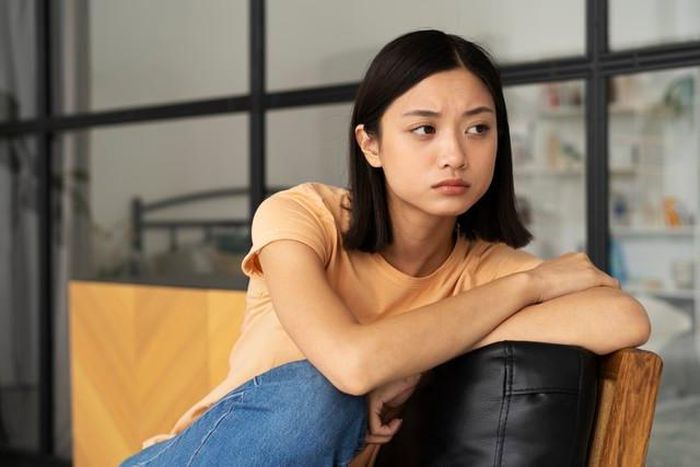 Sâu bên trong, Bạch Dương lại khá nhạy cảm với những lời đánh giá. Đằng sau vẻ ngoài mạnh mẽ đôi khi là sự tự ti mà họ cố gắng che giấu.