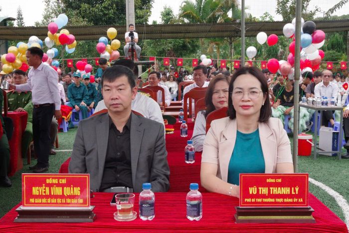 Đại diện lãnh đạo sở ngành, địa phương tham dự lễ khánh thành