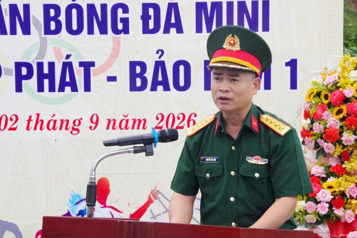Đại tá Nguyễn Văn Sơn, Tỉnh ủy viên, Chính uỷ Bộ CHQS tỉnh phát biểu tại lễ bàn giao
