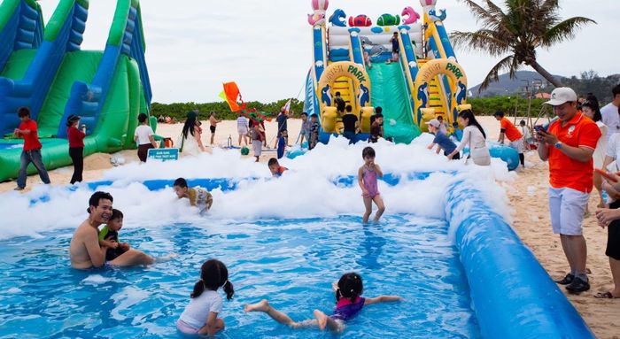 Thời tiết mát mẻ giúp du khách trải nghiệm các hoạt động ngoài trời