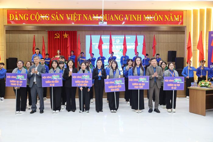 Tỉnh đoàn Lâm Đồng ra quân Chiến dịch tình nguyện Mùa hè xanh năm 2026
