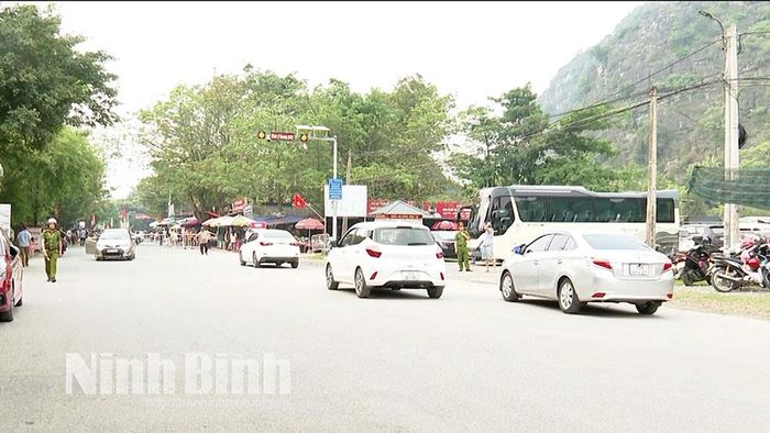 ANTT, ATGT được đảm bảo tại Khu di tích lịch sử - văn hoá Cố đô Hoa Lư trong kỳ nghỉ lễ Quốc khánh 2/9.