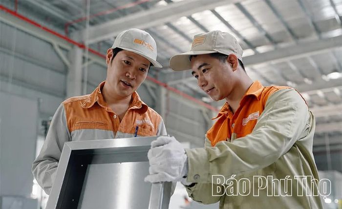 Sản xuất các sản phẩm cơ khí chính xác, khung vỏ cho thiết bị bán dẫn và gia công kim loại tấm tại Công ty CP SMCtech (KCN Bá Thiện I).