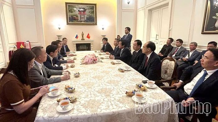Quang cảnh buổi làm việc.