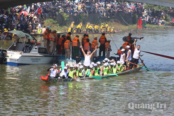Giải Nhất hạng A thuộc về đội bơi Xuân Thủy.