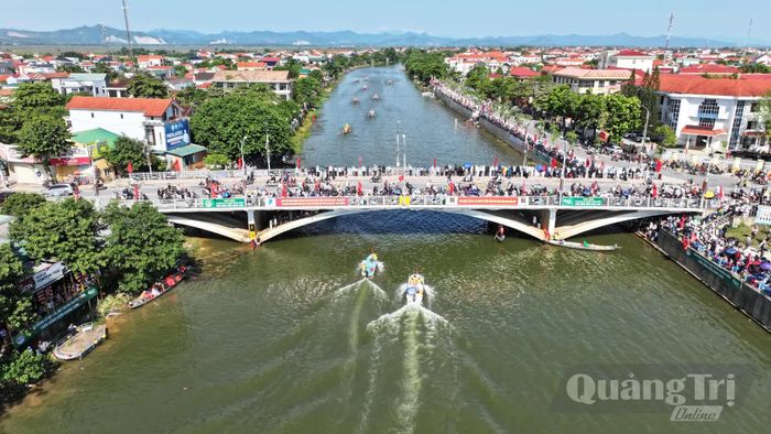 Quãng đường đua nữ là 18km và bơi nam là 24km.