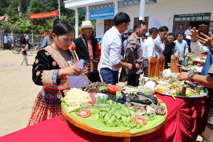 Phần thi ẩm thực dân tộc.