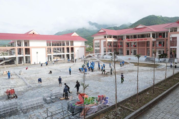 Đơn vị tổ chức sự kiện chuẩn bị cho Lễ khai giảng năm học mới.