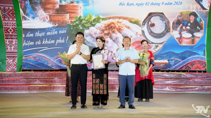 Bánh cuốn Bản Giềng, xã Phong Quang, được trao danh hiệu “Đệ nhất bánh cuốn” năm 2026.