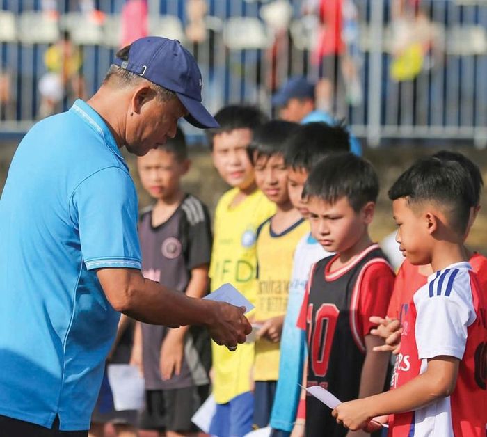  Nguồn tuyển của bóng đá Huế khá dồi dào khi mỗi năm luôn thu hút từ 1.000 thí sinh trở lên. 
