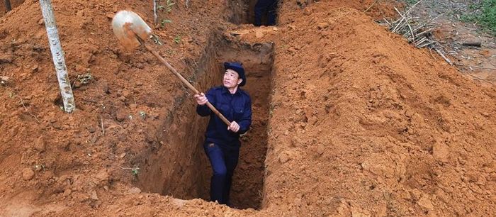 Lực lượng Đội 192 không quản đường sá xa xôi, địa hình hiểm trở chỉ mong được đưa các anh sớm về với quê mẹ. 