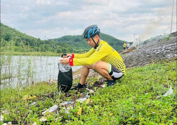 Ông Hoàng Hải An - Chủ tịch CLB là thành viên tích cực nhất.