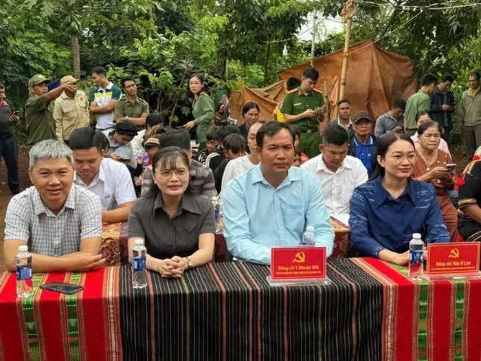 Đại diện các đơn vị tham dự