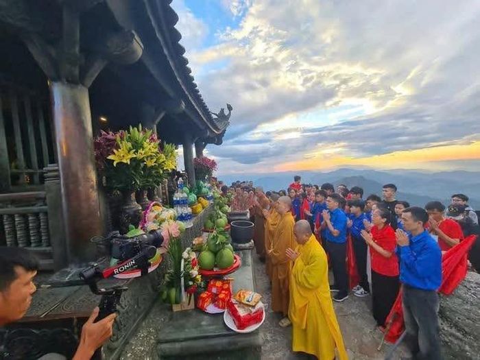 Khóa lễ cầu nguyện quốc thái dân an