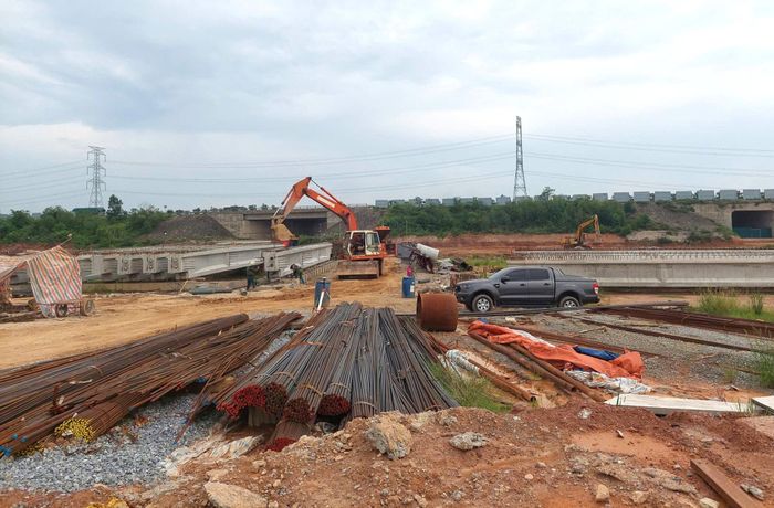 Tại dự án xây dựng các nút giao IC2 và IC5 tuyến đường cao tốc Nội Bài - Lào Cai qua địa bàn tỉnh Vĩnh Phúc, công nhân chỉ nghỉ đúng 1 ngày 2/9.