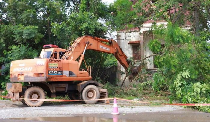 Ngay ngày đầu nghỉ lễ 2/9 năm nay, xã Tam Dương Bắc huy động các lực lượng hỗ trợ hộ dân tháo dỡ công trình, di chuyển tài sản, bàn giao mặt bằng phục vụ dự án Đường nối từ đường Hợp Châu - Đồng Tĩnh đi thị trấn Lập Thạch (giai đoạn 2), đoạn từ đường Hợp Châu - Đồng Tĩnh đến Hoa Sơn.