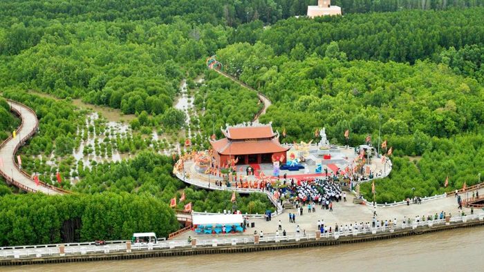 Theo kế hoạch, sau khi hoàn thành hành trình qua các địa danh lịch sử vào cuối năm 2027, lá đại kỳ sẽ được trao tặng lại cho tỉnh Cà Mau để trưng bày tại Vườn Quốc gia Mũi Cà Mau phục vụ du khách tham quan.