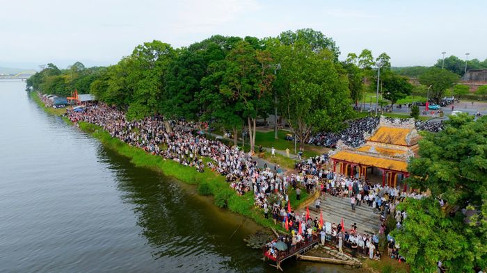 Bên cạnh các nội dung dành cho nam và nữ, giải còn có nội dung phối hợp nam, nữ tạo thêm sự đa dạng và hấp dẫn cho các cuộc tranh tài.