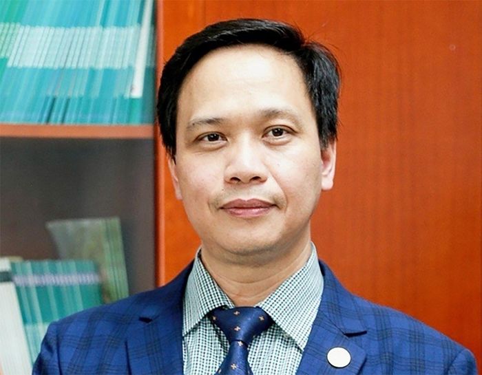TS Nguyễn Quốc Việt.